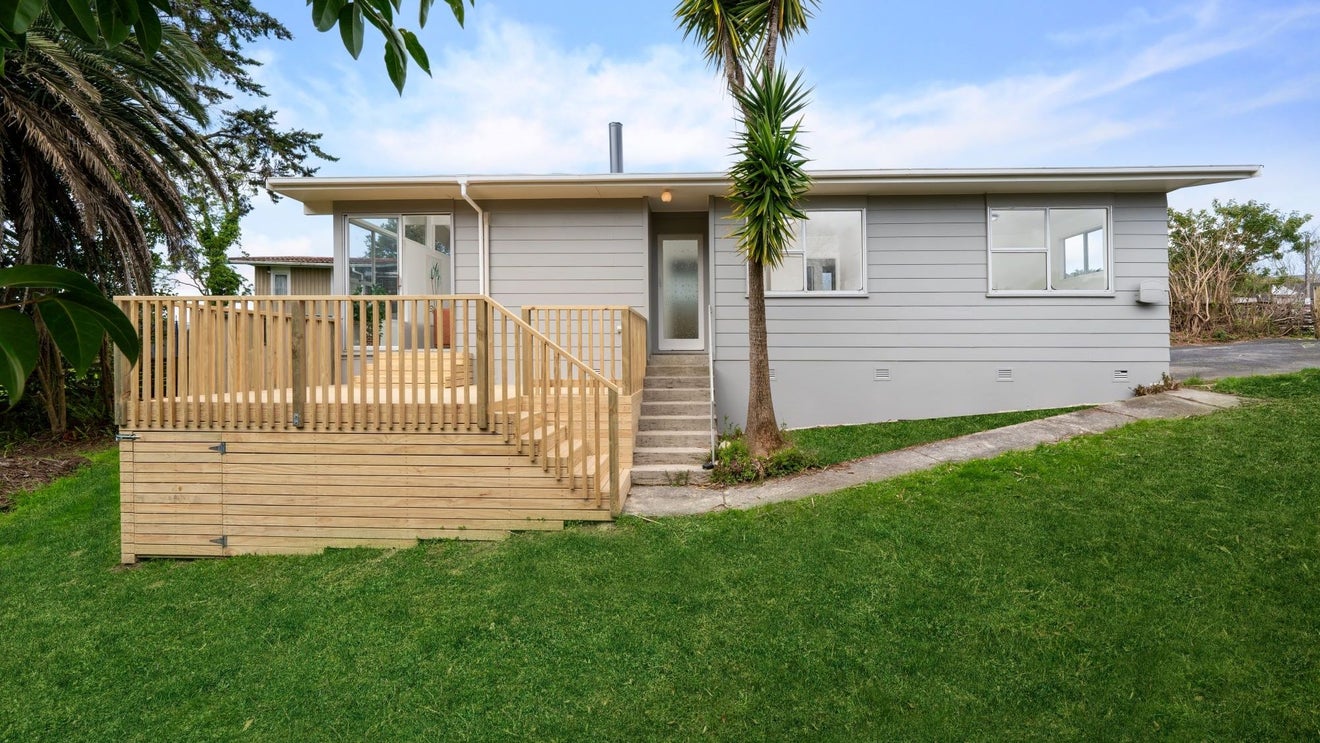 31 Mawney Road, Henderson, Auckland - Carousel 1