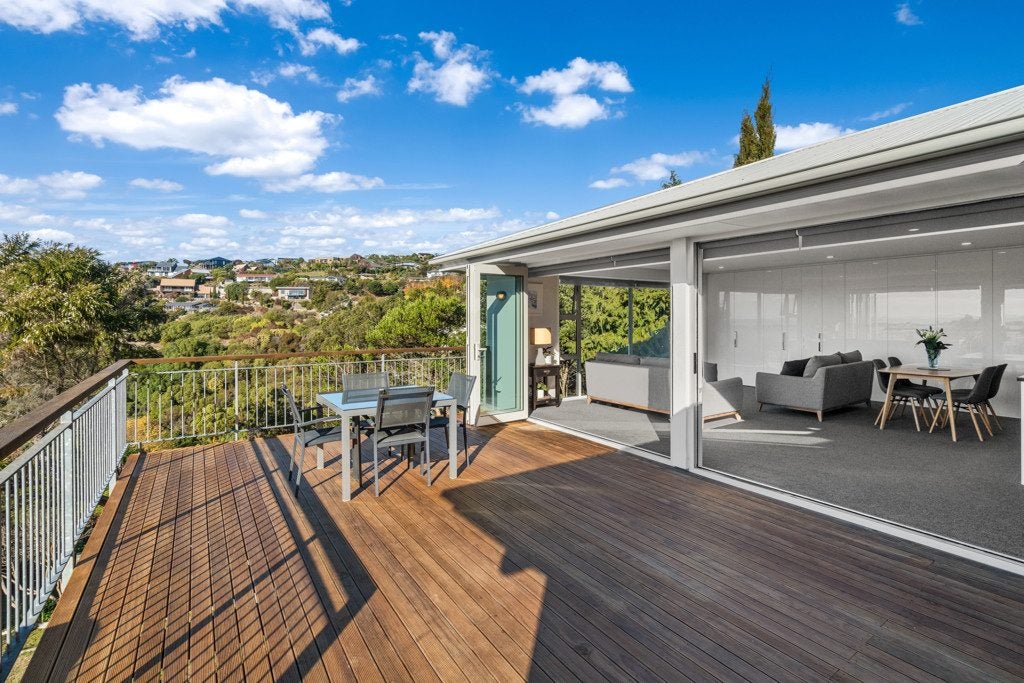 79 Mount Pleasant Road, Mount Pleasant, Christchurch - Carousel 1