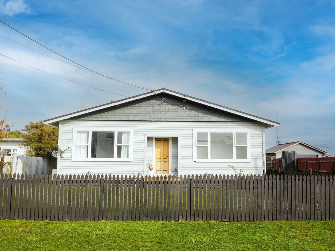 26 Peel Street, Cobden, Greymouth - Carousel 1