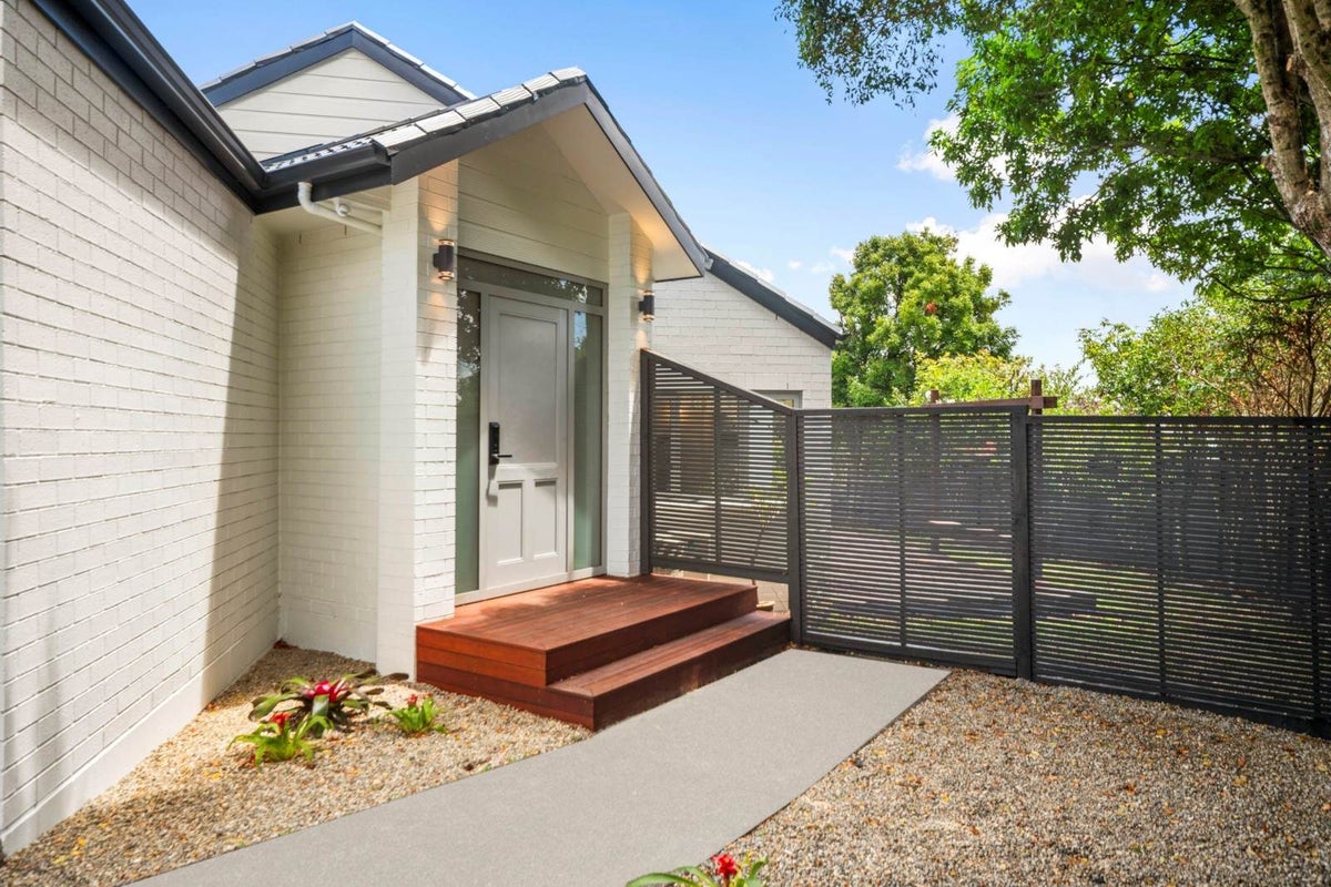 67 Fernhill Way, Oteha, Auckland - Carousel 2
