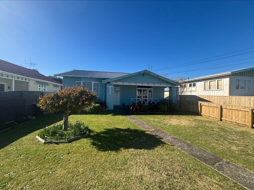 34 Caius Avenue, Gonville, Whanganui - Carousel 1