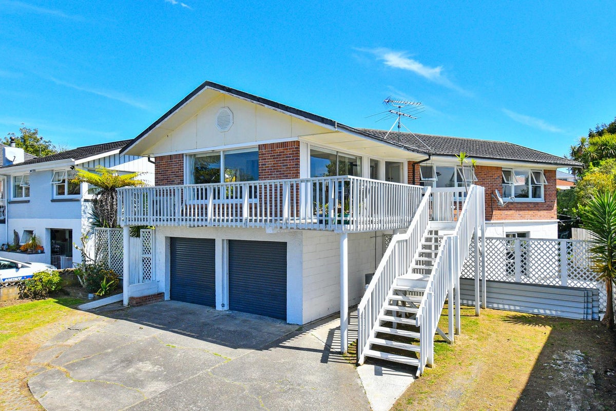 11 David Avenue, Hillpark, Auckland - Carousel 1