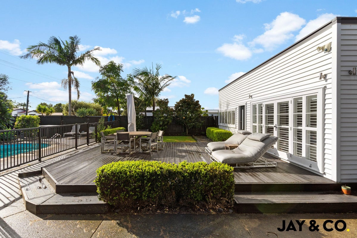 41 Second View Avenue, Beachlands, Auckland - Carousel 1