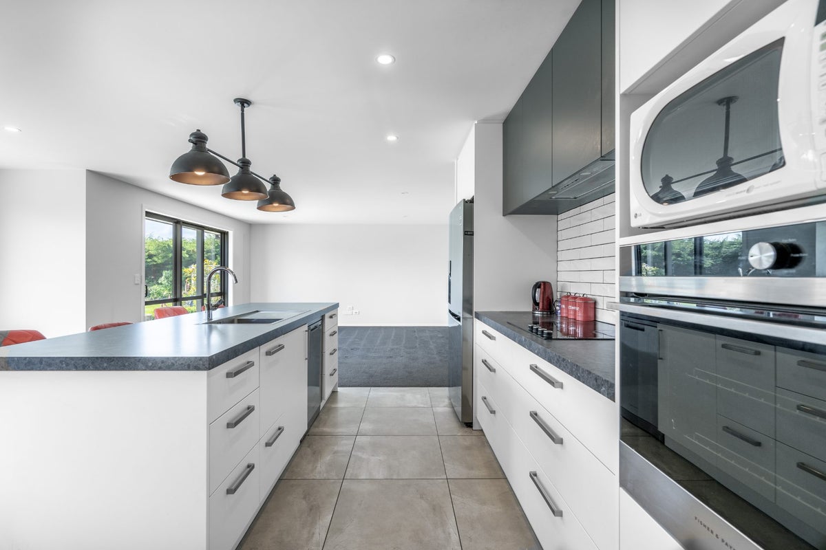 237 Steel Road, Lorneville, Invercargill - Carousel 2