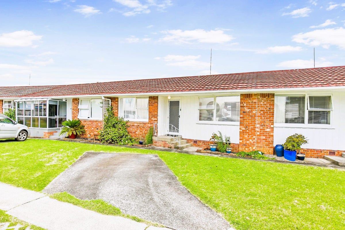 15 Dawood Place, The Gardens, Auckland - Carousel 1