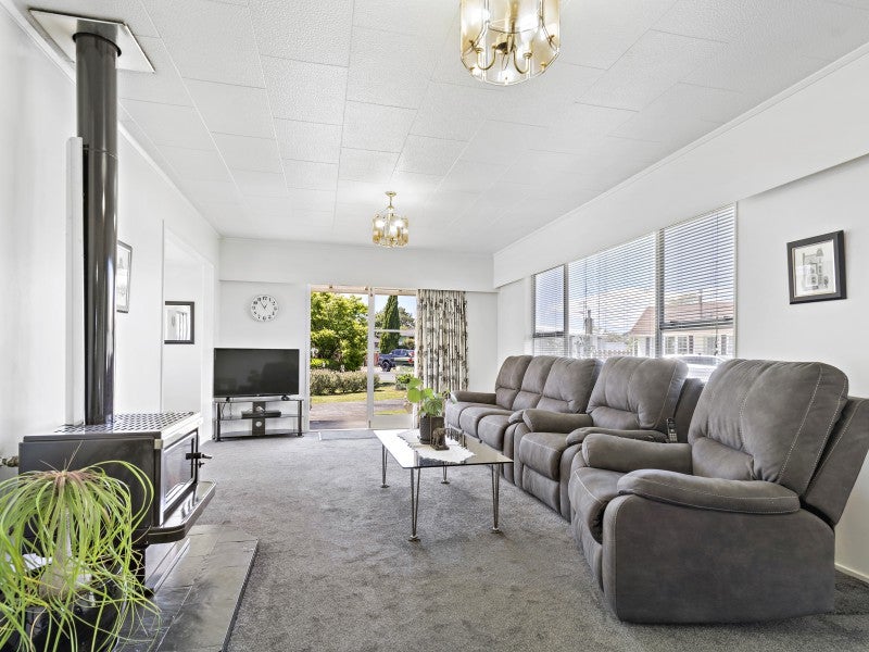 6 Fisher Place, Carterton - Carousel 2