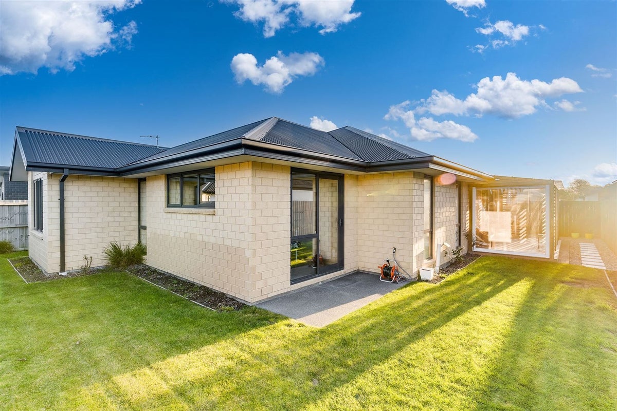 16 Booth Way, Belfast, Christchurch - Carousel 1