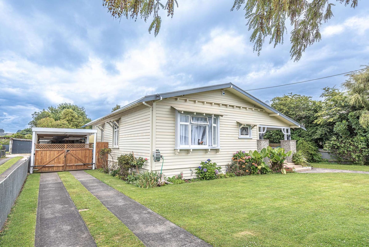22 Lewis Avenue, Aramoho, Whanganui - Carousel 1