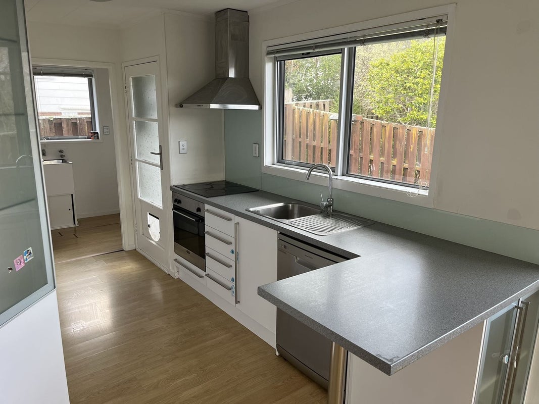 2/53 Lavery Place, Sunnynook, Auckland - Carousel 1