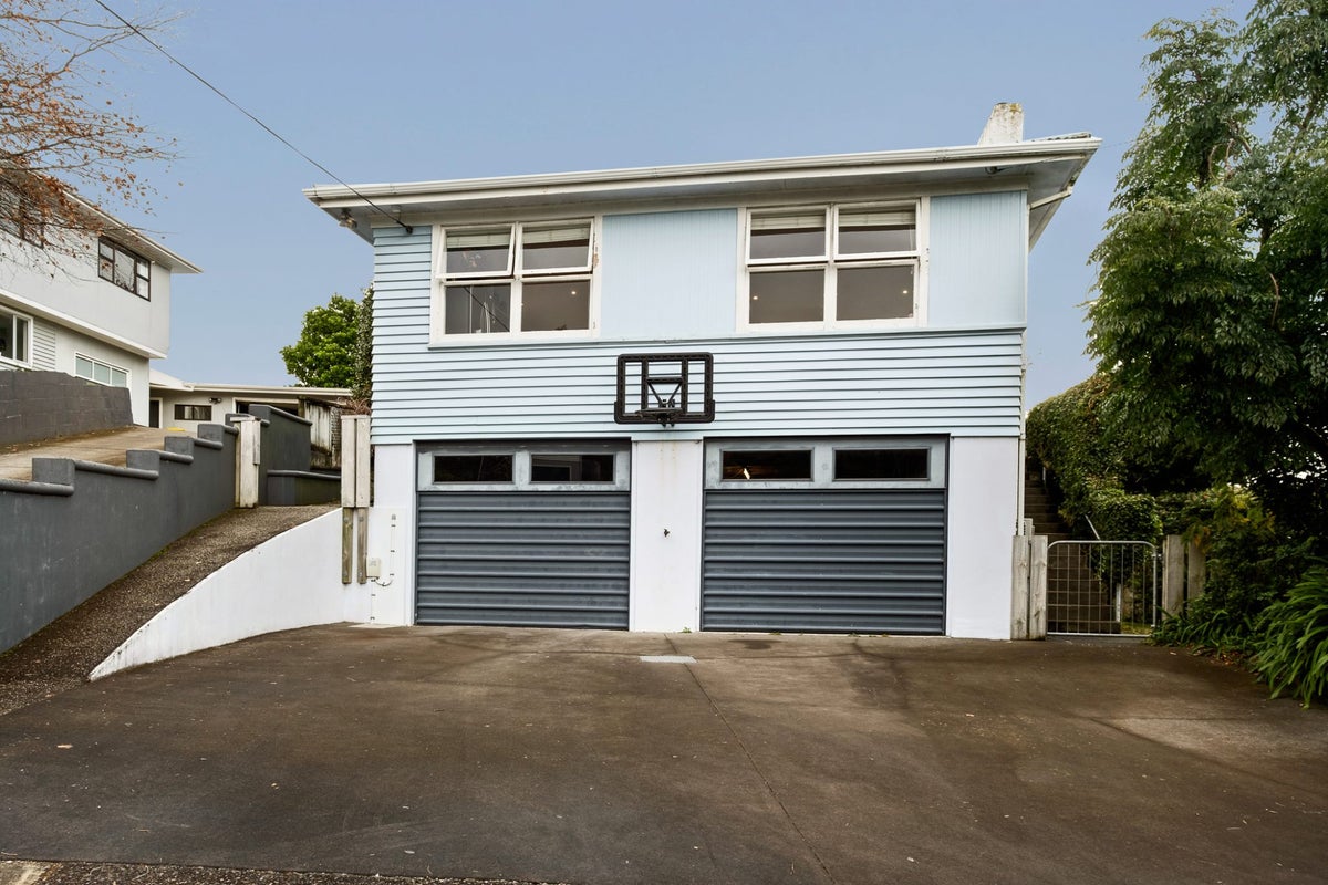 6 SARDINHA Place, Marfell, New Plymouth - Carousel 1