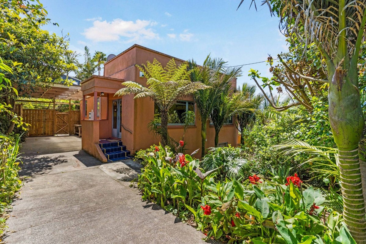 33 Western Springs Road, Morningside, Auckland - Carousel 1