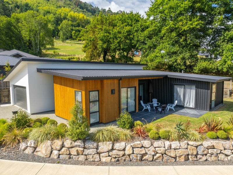 2 Grampian Oaks Lane, Nelson South, Nelson - Carousel 1