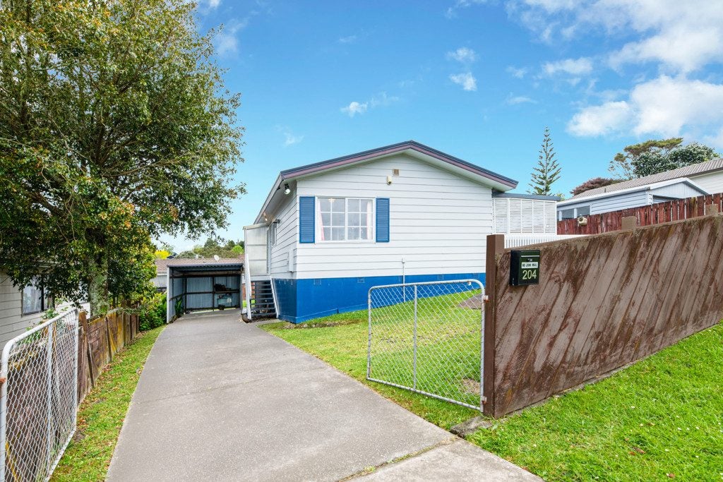 204 Solar Road, Glen Eden, Auckland - Carousel 1
