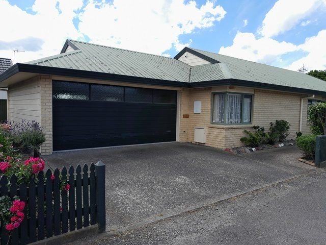 9 Edgecombe Court, Roslyn, Palmerston North - Carousel 2