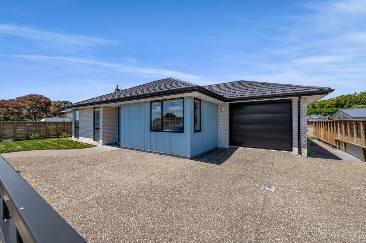 39A South Road, Blagdon, New Plymouth - Carousel 1