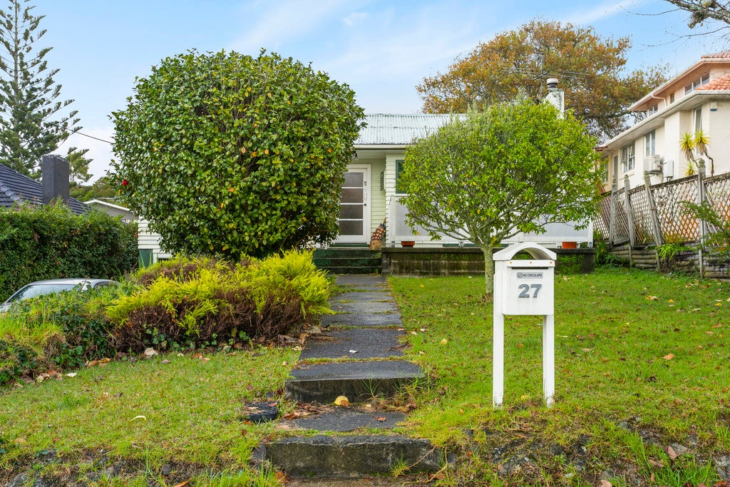 27 Stottholm Road, Titirangi, Auckland - Carousel 19