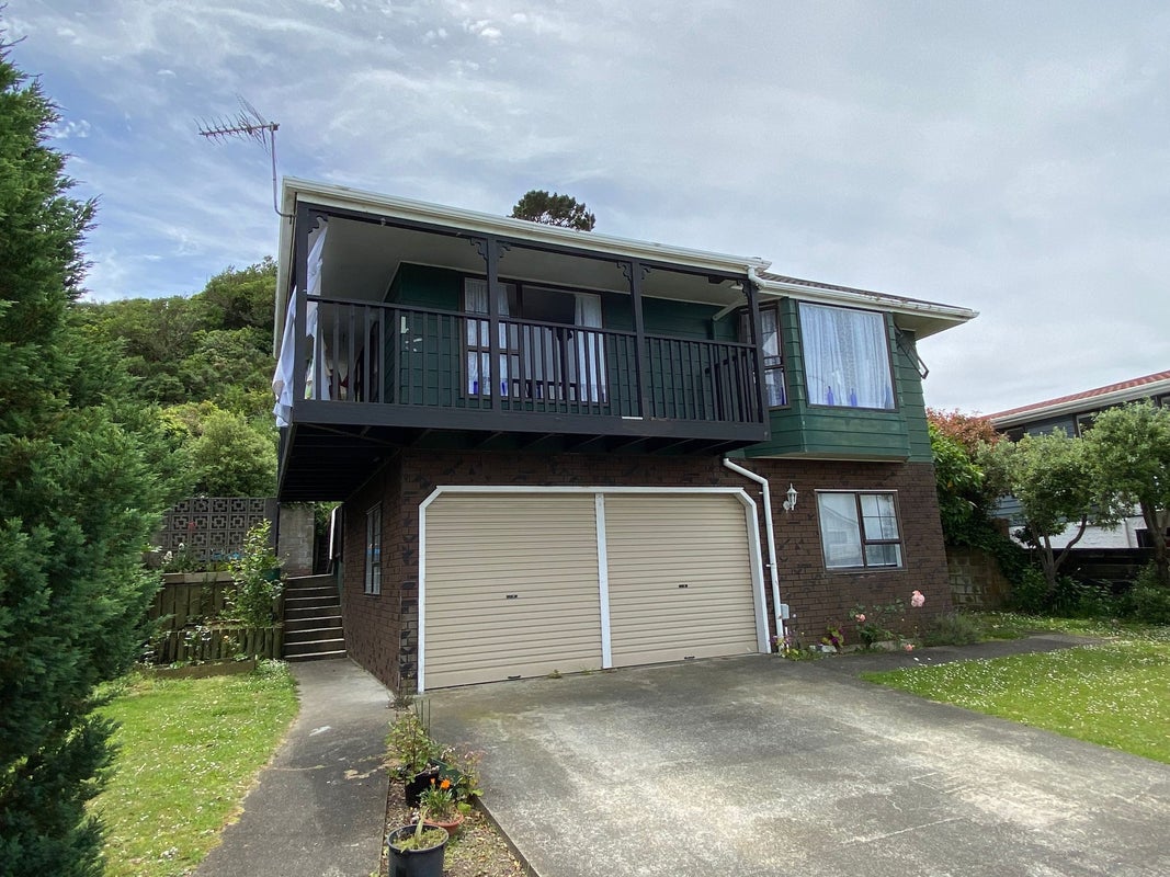 20 Arahanga Grove, Maupuia, Wellington - Carousel 1