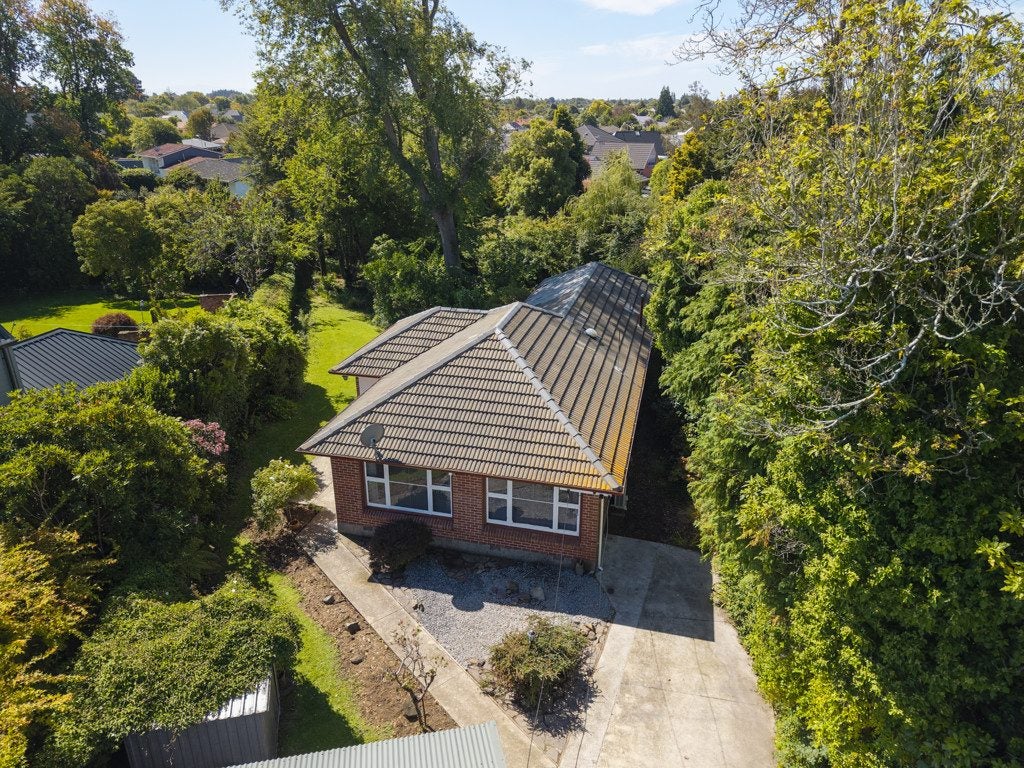 85 Avonhead Road, Avonhead, Christchurch - Carousel 1