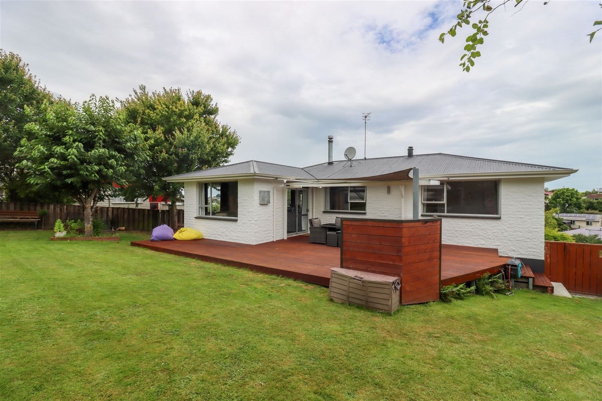 8 Waitaki Street, Glenwood, Timaru - Carousel 1