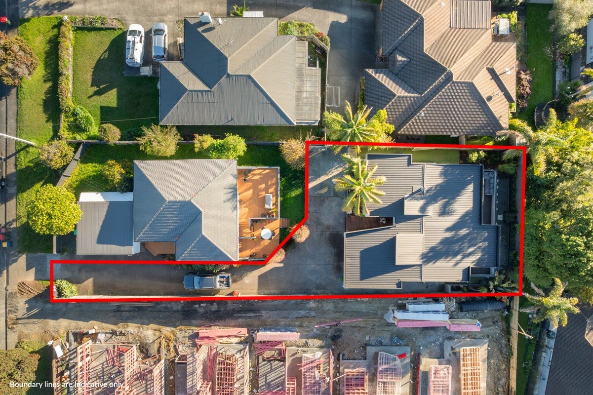 13A Cliff View Drive, Green Bay, Waitakere City, Auckland - Carousel 1