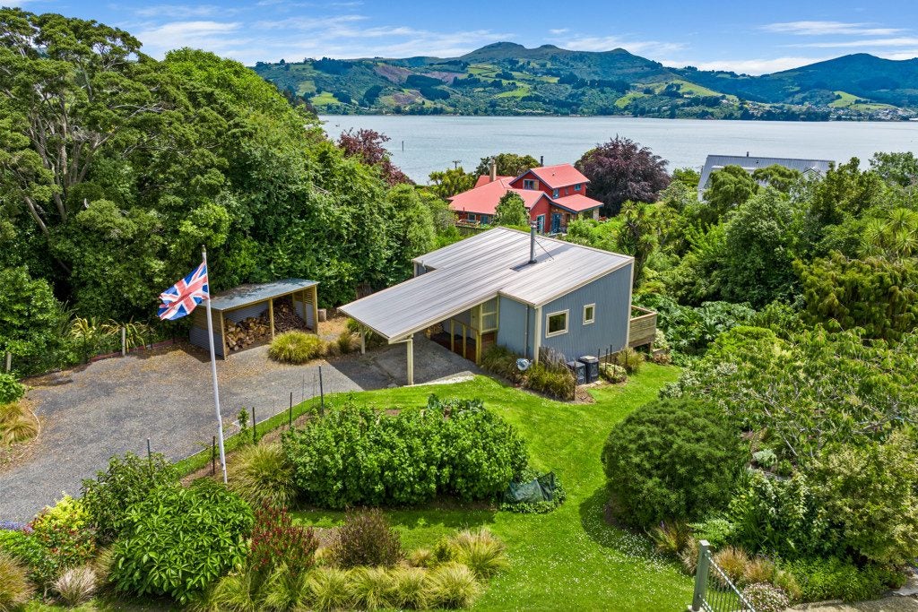 5 Waikana Street, Broad Bay, Dunedin - Carousel 1