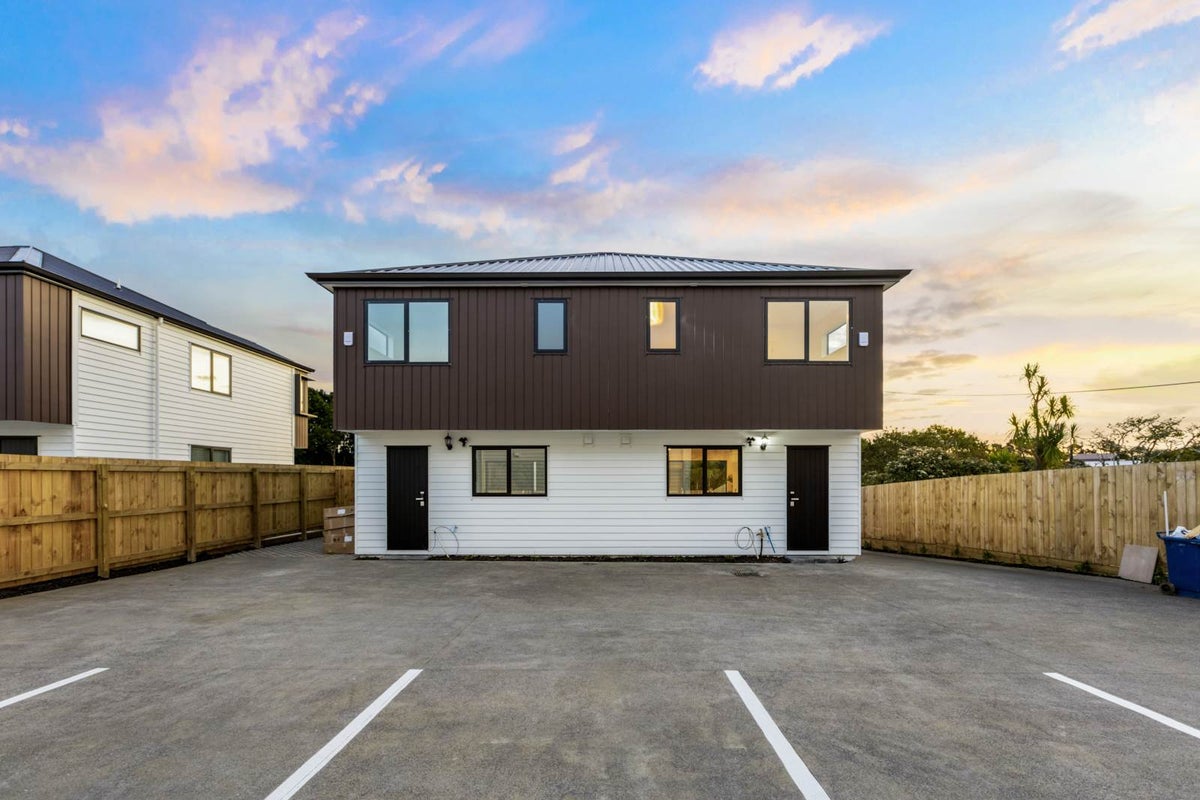 5/135 Lancaster Road, Beach Haven, Auckland - Carousel 1