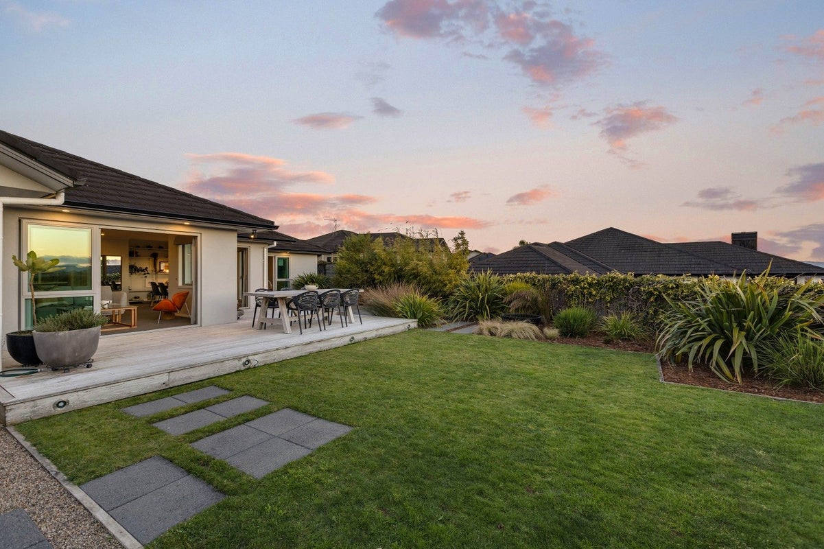 10 Telford Place, Flagstaff, Hamilton, Waikato - Carousel 2