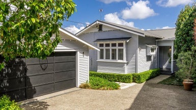 109 Vauxhall Road, Narrow Neck, Auckland - Carousel 1