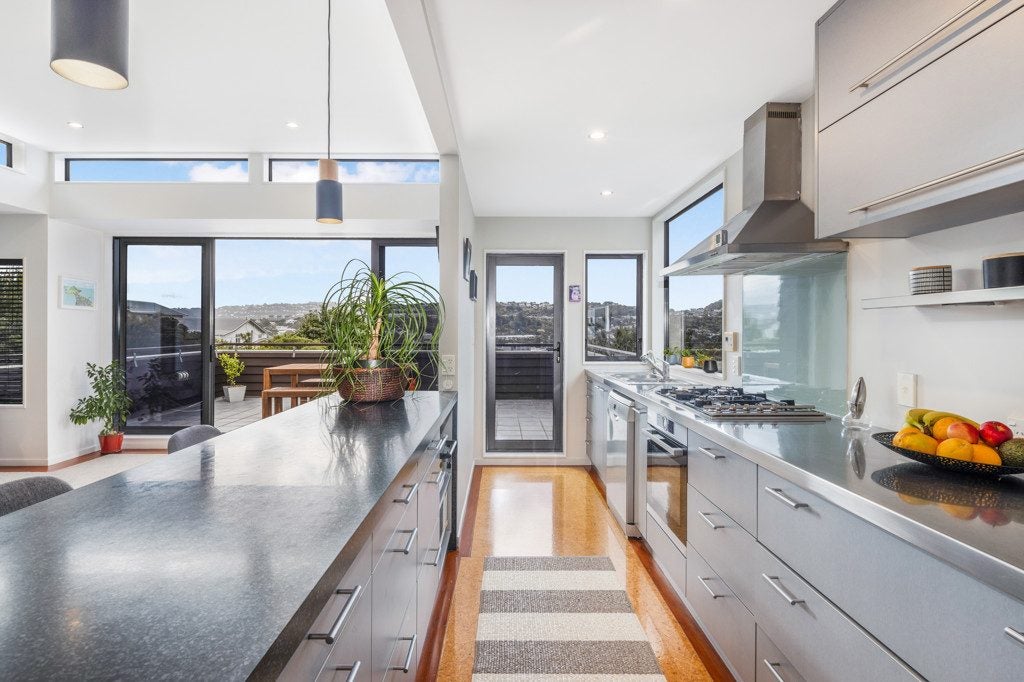 13A Townsend Road, Miramar, Wellington - Carousel 1