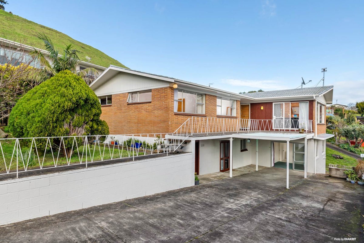 54 Scott Avenue, Mangere Bridge, Auckland - Carousel 1