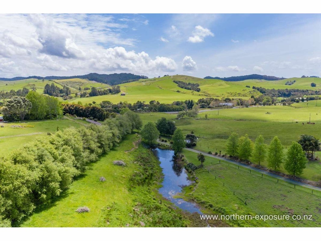 621 PUKETONA RD, Haruru, PAIHIA - Carousel 27