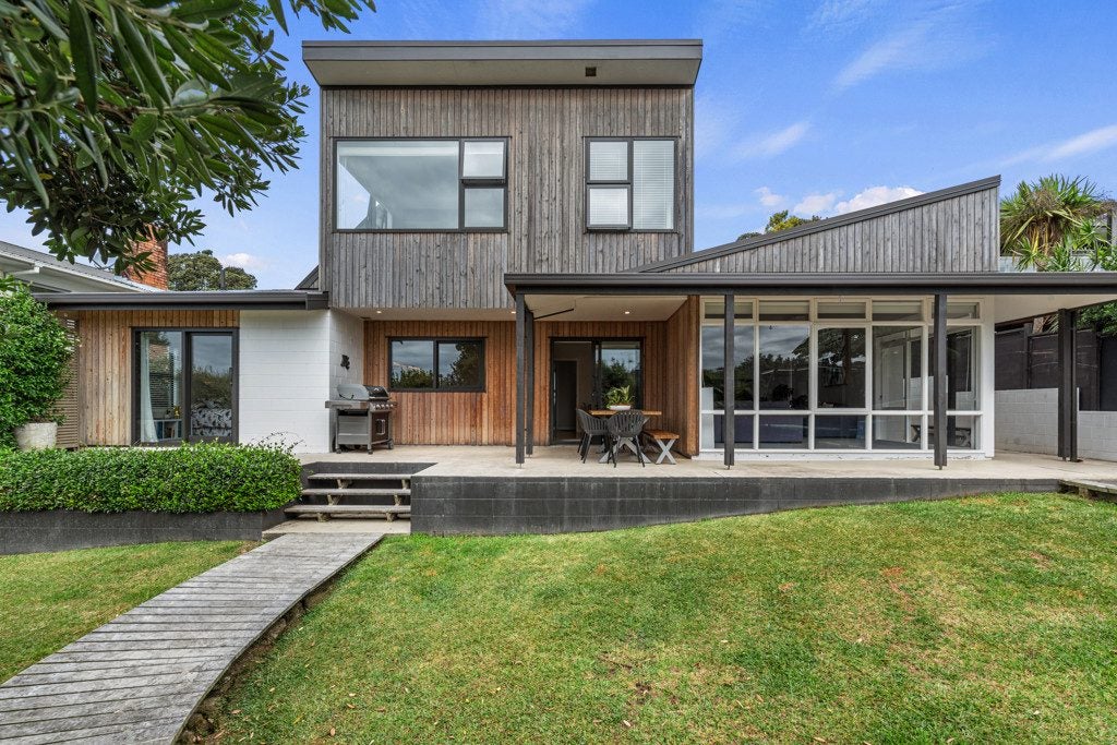 25 Mayfair Crescent, Mairangi Bay, Auckland - Carousel 2