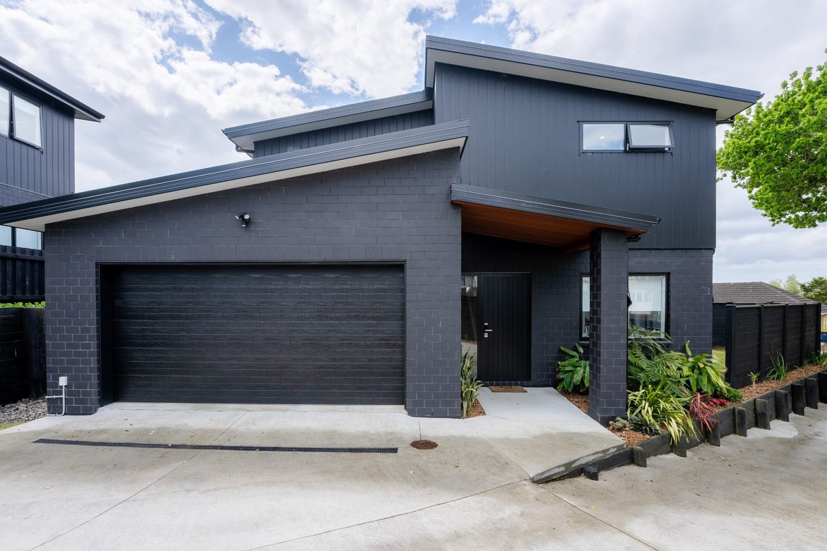 43B Golf Road, New Lynn, Auckland - Carousel 2