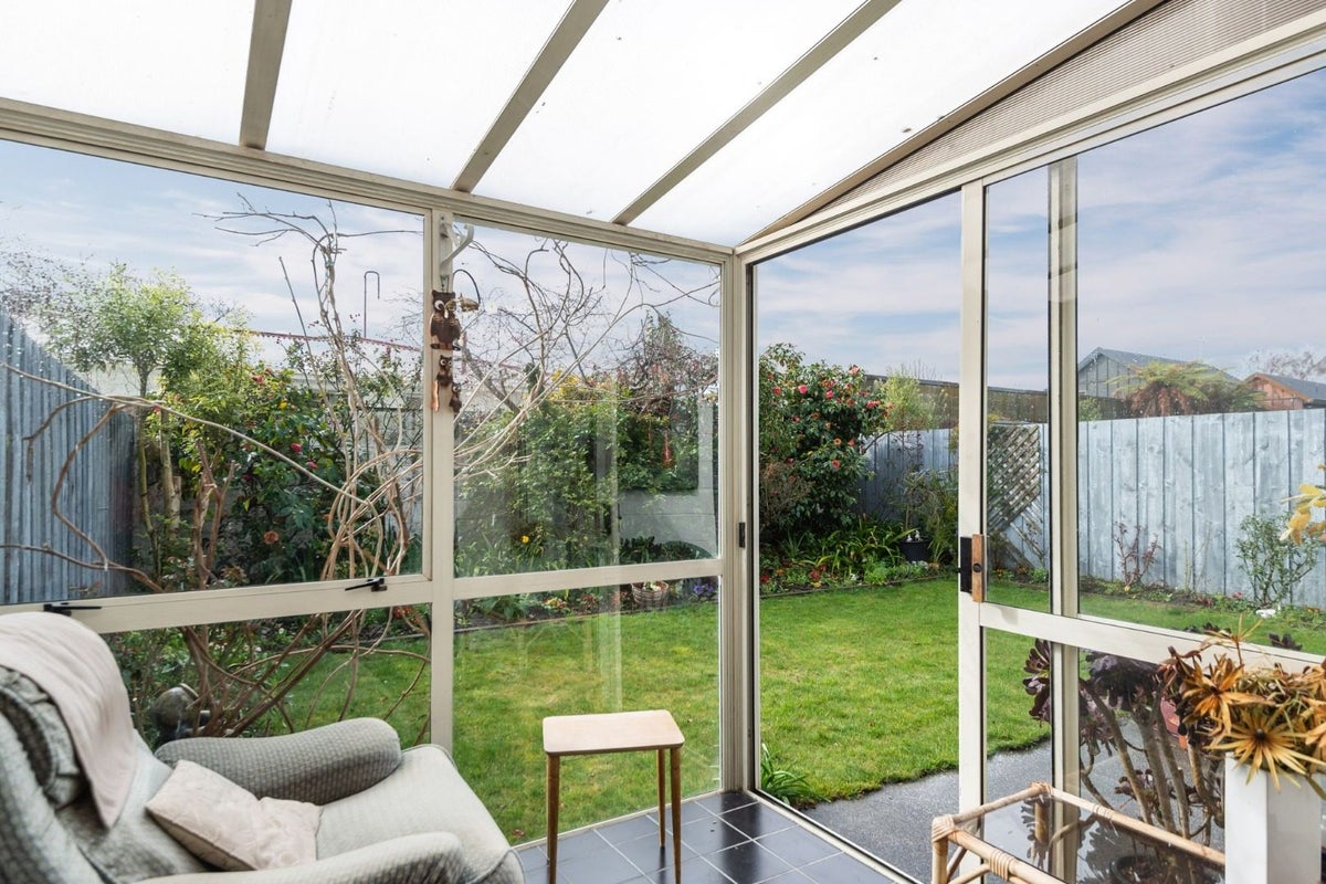 10/27 Cornwall Street, St Albans, Christchurch - Carousel 4