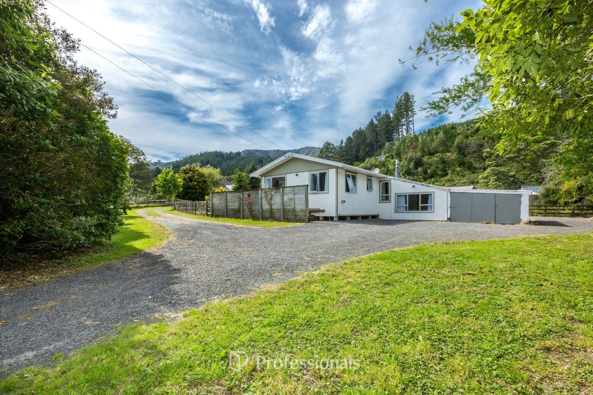 40 Colletts Road, Mangaroa, Upper Hutt - Carousel 1