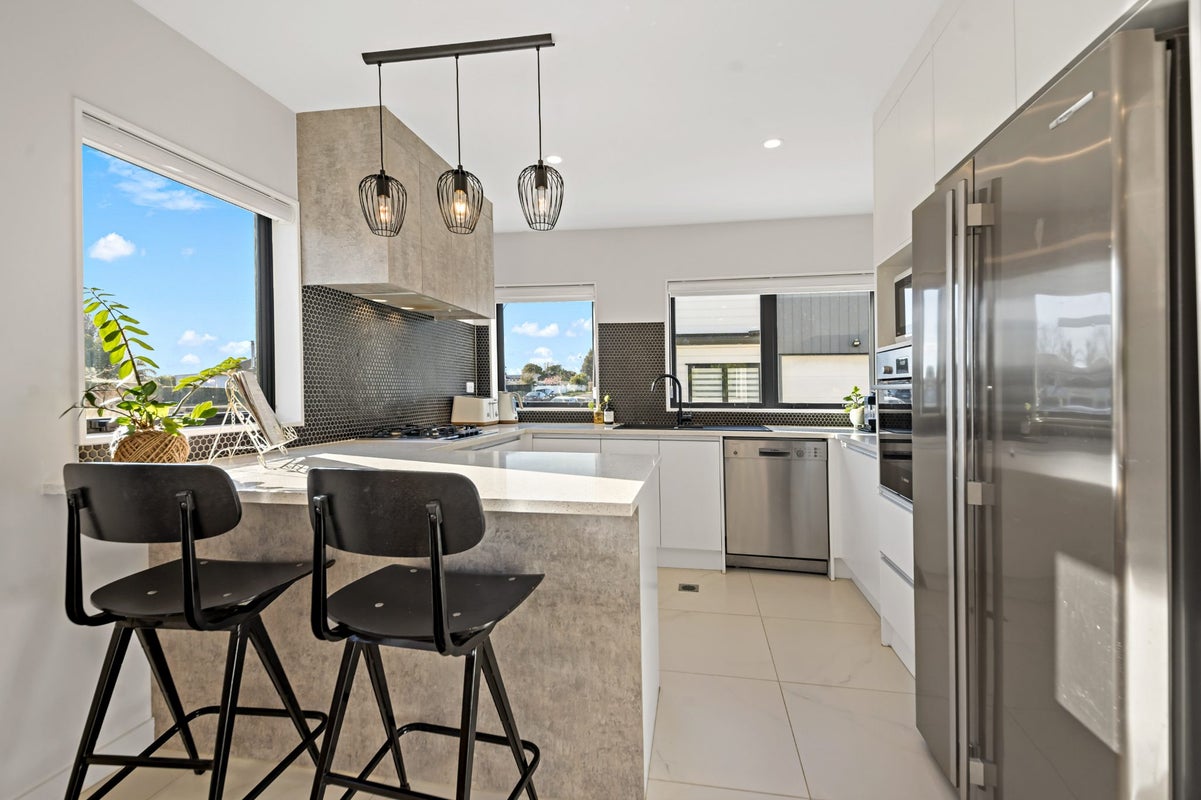 1 Shahkot Way, Papatoetoe, Auckland - Carousel 2