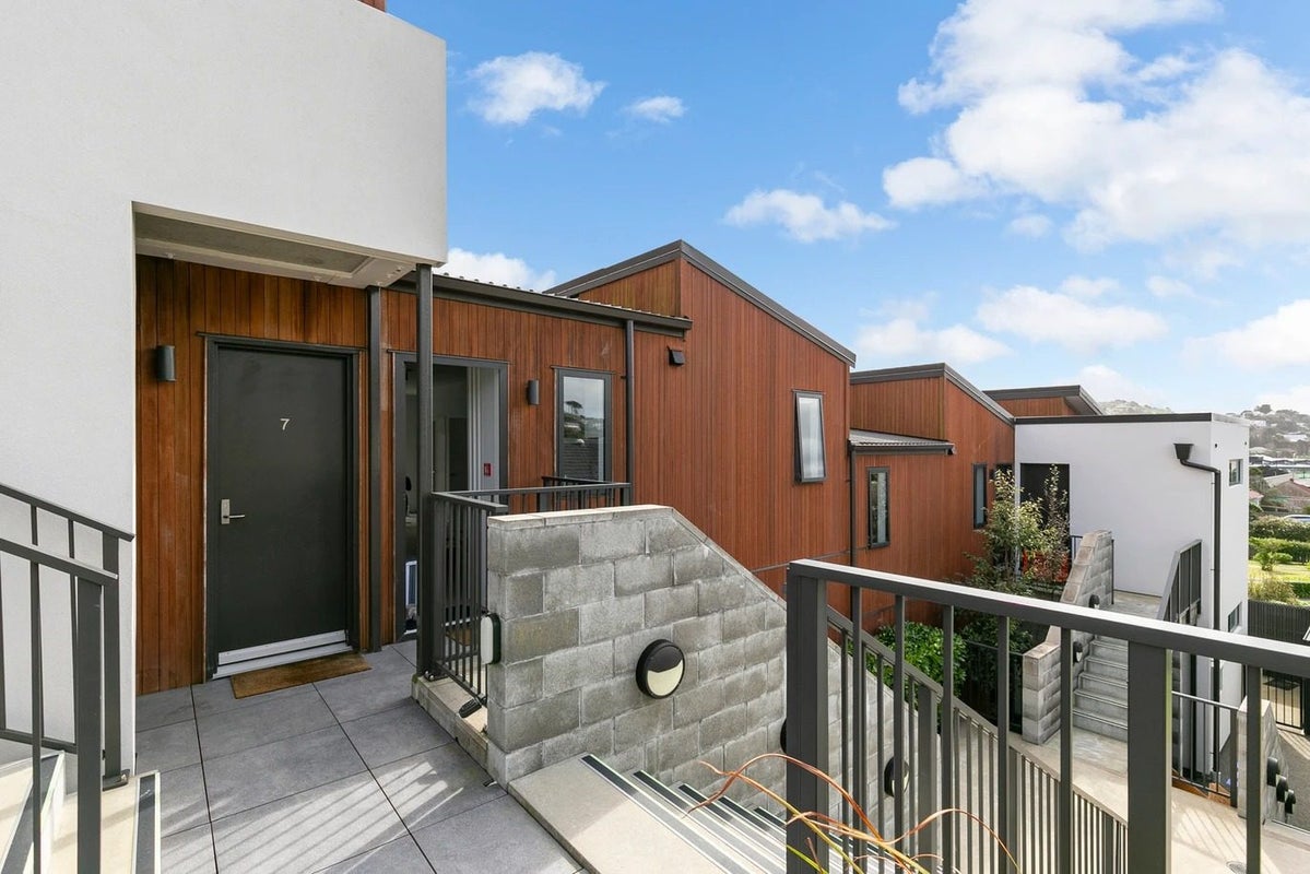 7/2 Hindmarsh Street, Johnsonville, Wellington - Carousel 12