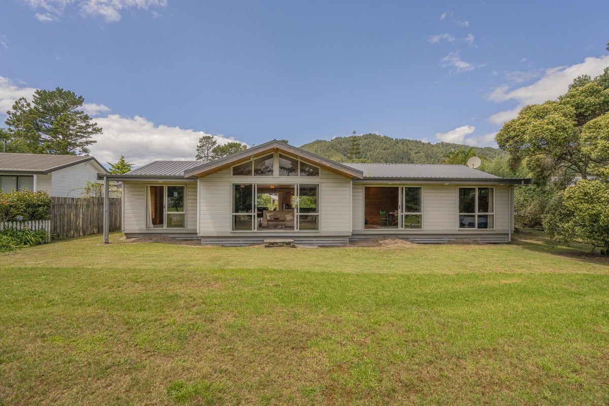 31 Parsons Dell, Pauanui - Carousel 1