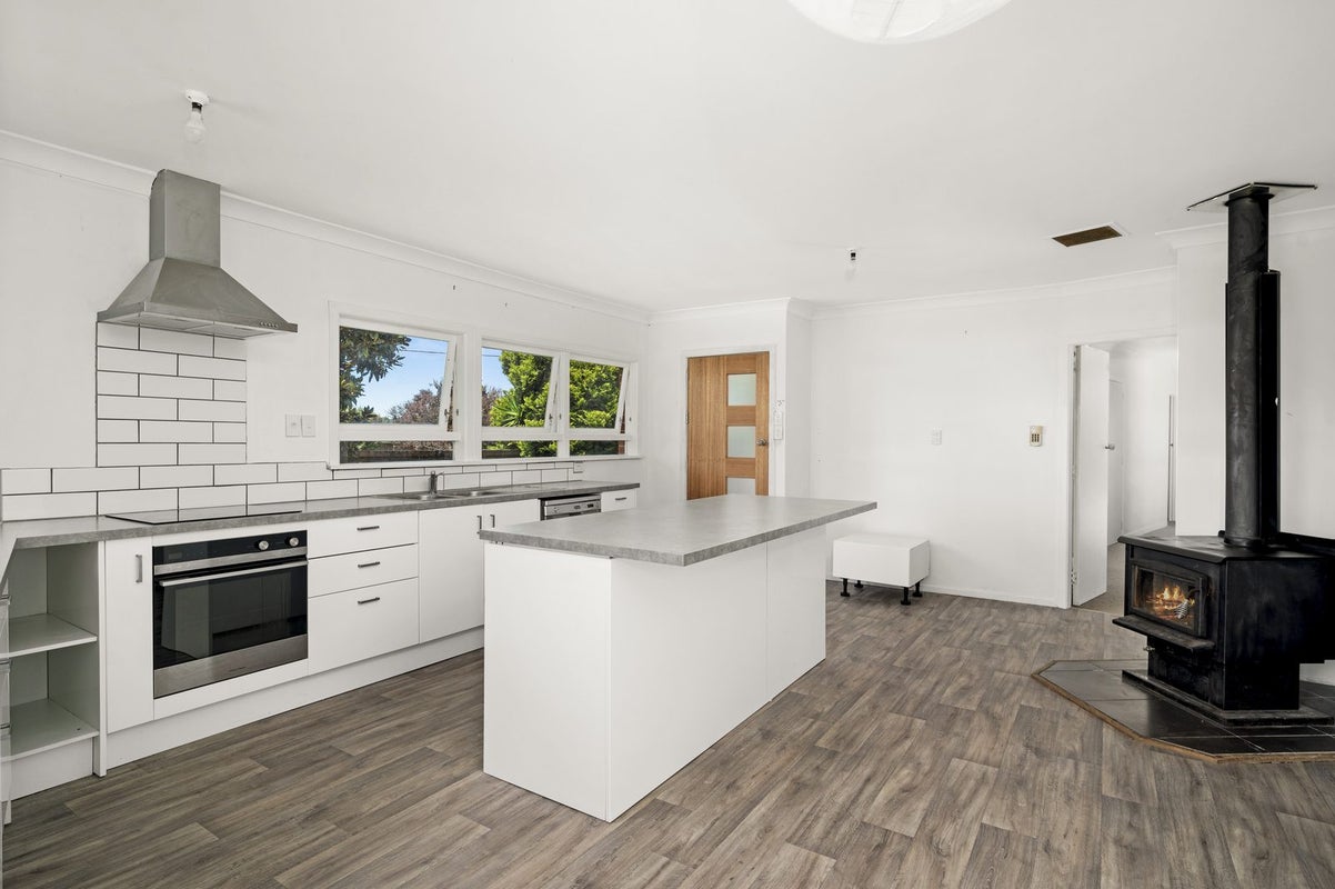 1 Darroch Street, Fairy Springs, Rotorua - Carousel 2