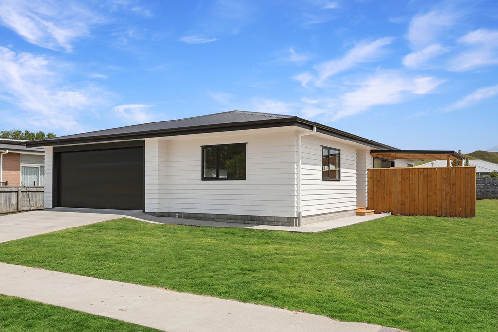 23 Hamilton Drive, Wainui, Gisborne - Carousel 1