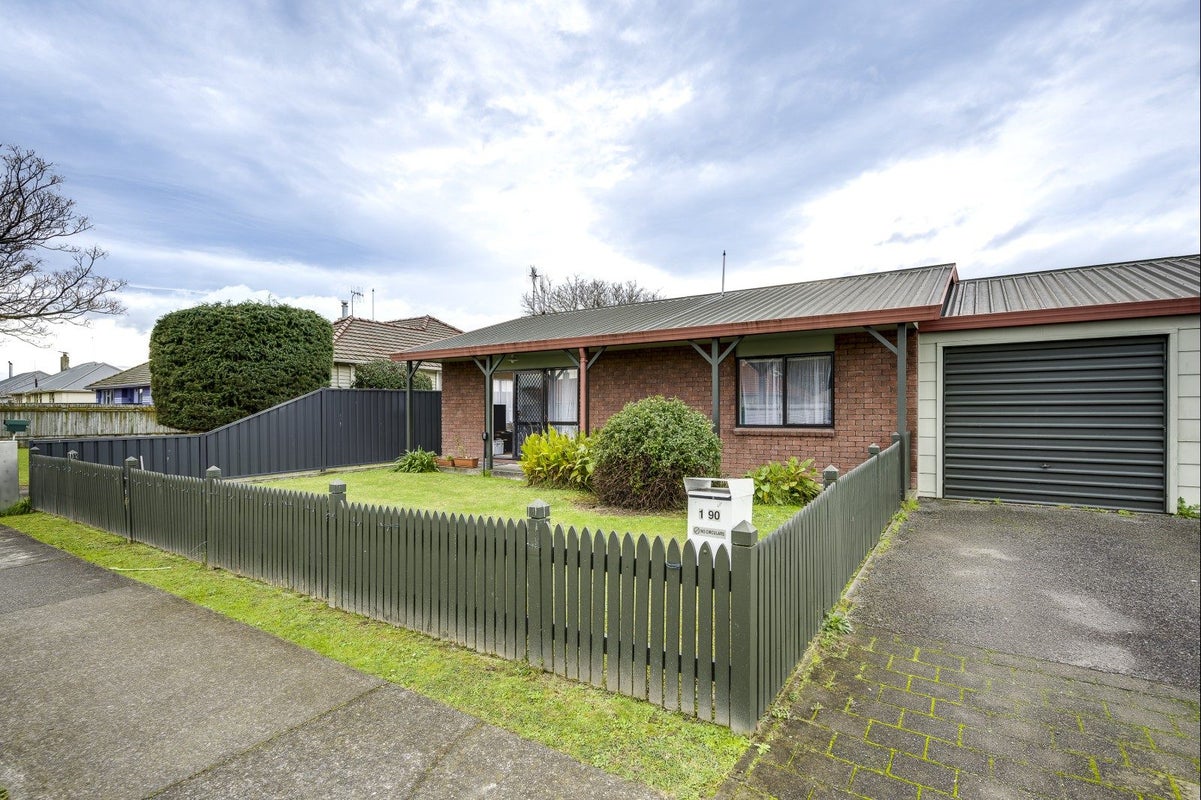 1/90 Nuffield Avenue, Marewa, Napier - Carousel 1