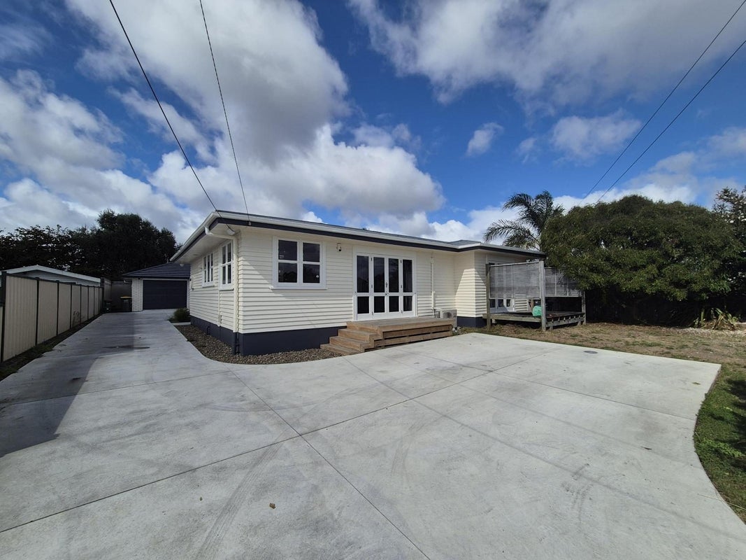 26 Mears Road, St Andrews, Hamilton - Carousel 1