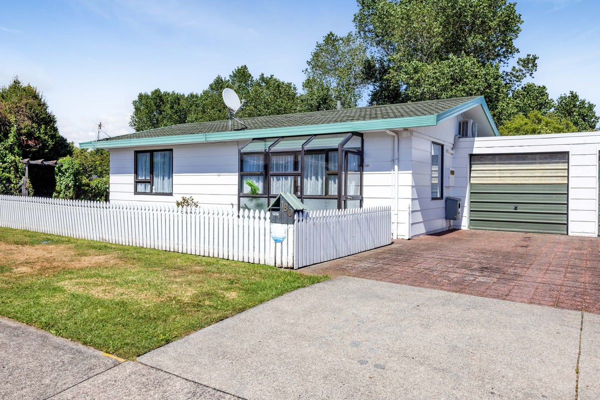 180 Mangorei Road, Merrilands, New Plymouth - Carousel 1