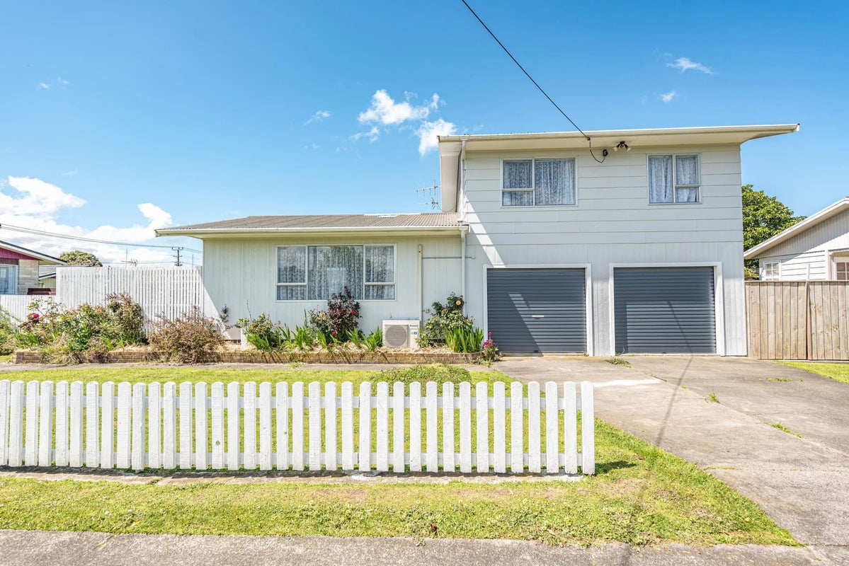 38 Ward Street, Aramoho, Whanganui - Carousel 1