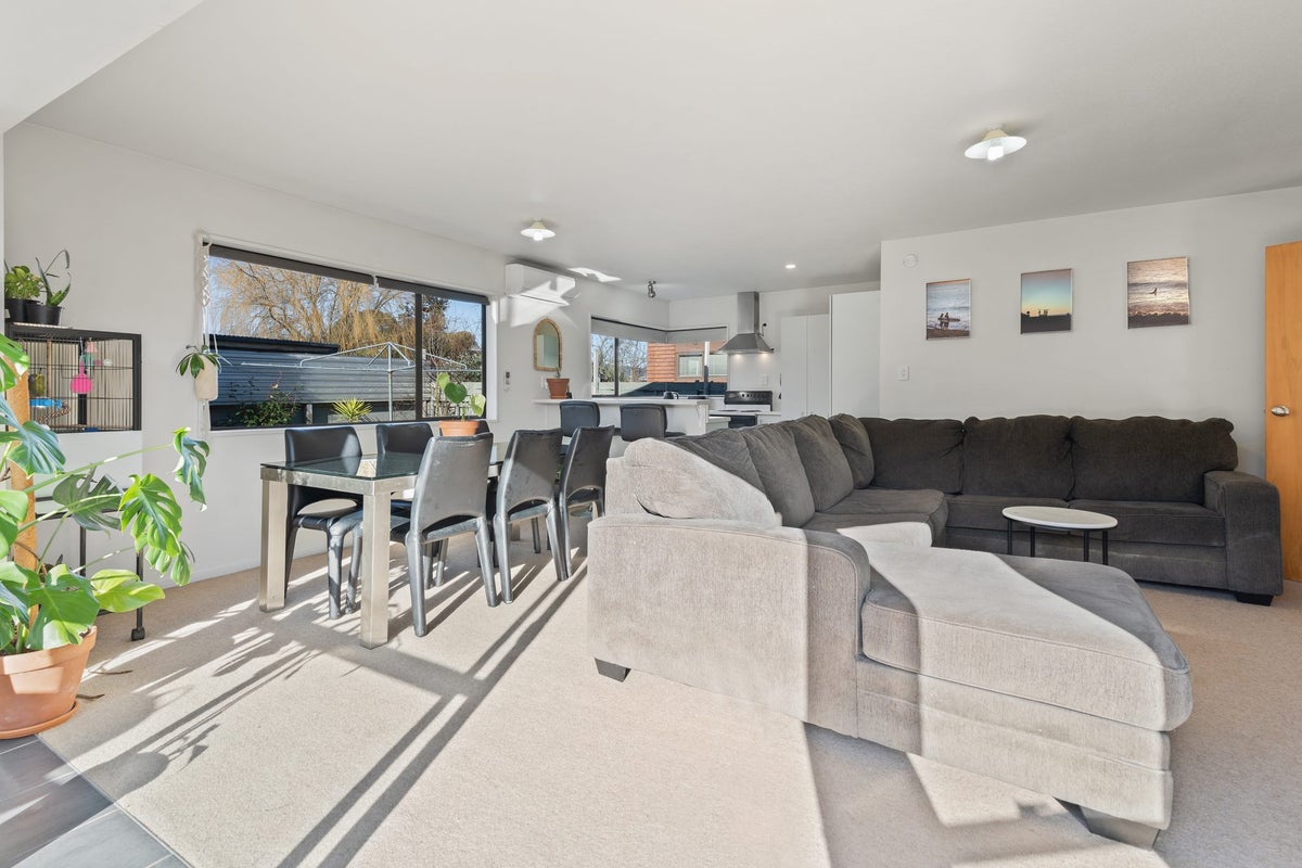 2/56 Kerrs Road, Avonside, Christchurch - Carousel 2