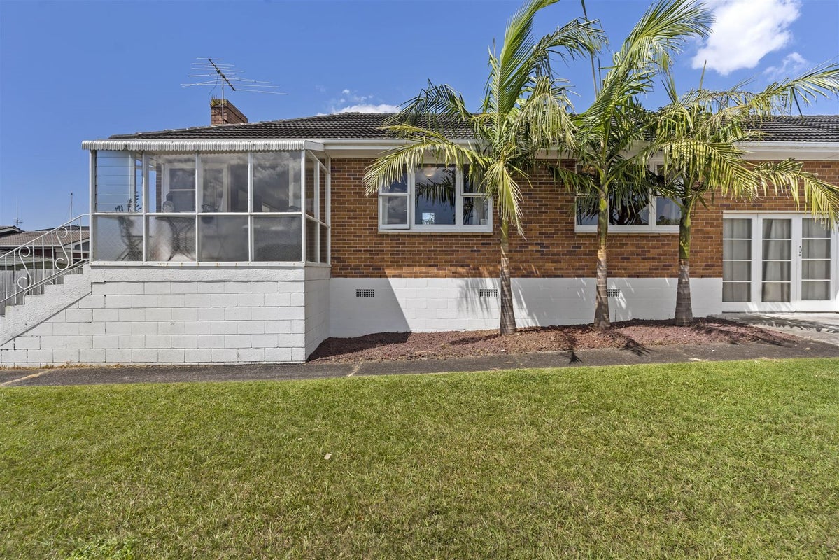 2/1 The Link, Howick, Auckland - Carousel 2