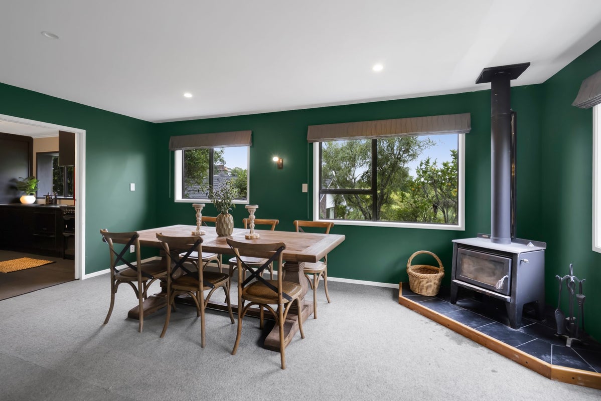 9 Ruskin Place, Westown, New Plymouth - Carousel 2