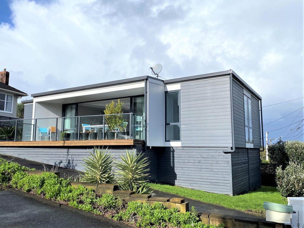 347 Beach Road, Campbells Bay, Auckland - Carousel 2