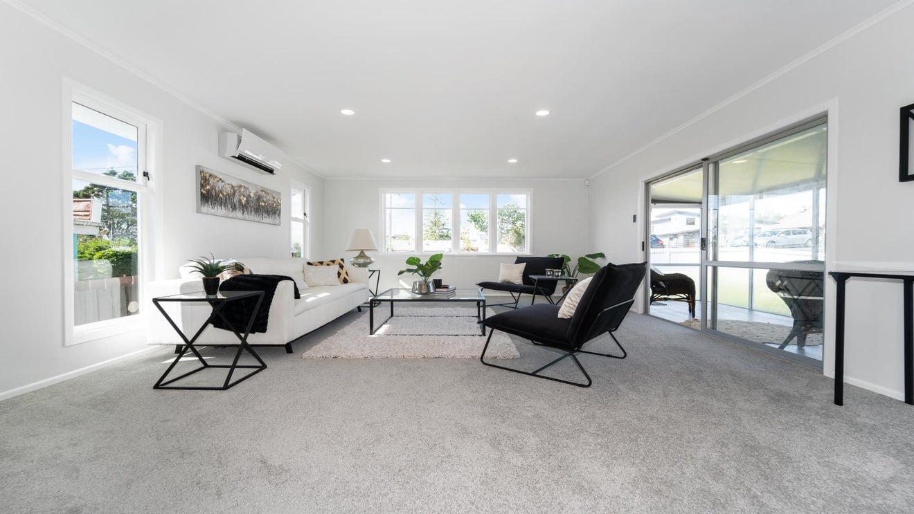 37 View Road, Henderson, Auckland - Carousel 2