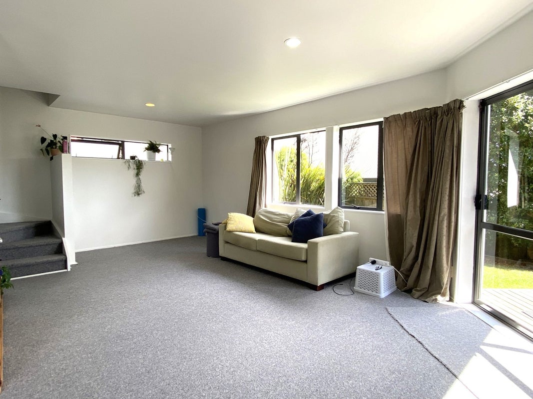 2/37 Fields Parade, Oteha, Auckland - Carousel 1